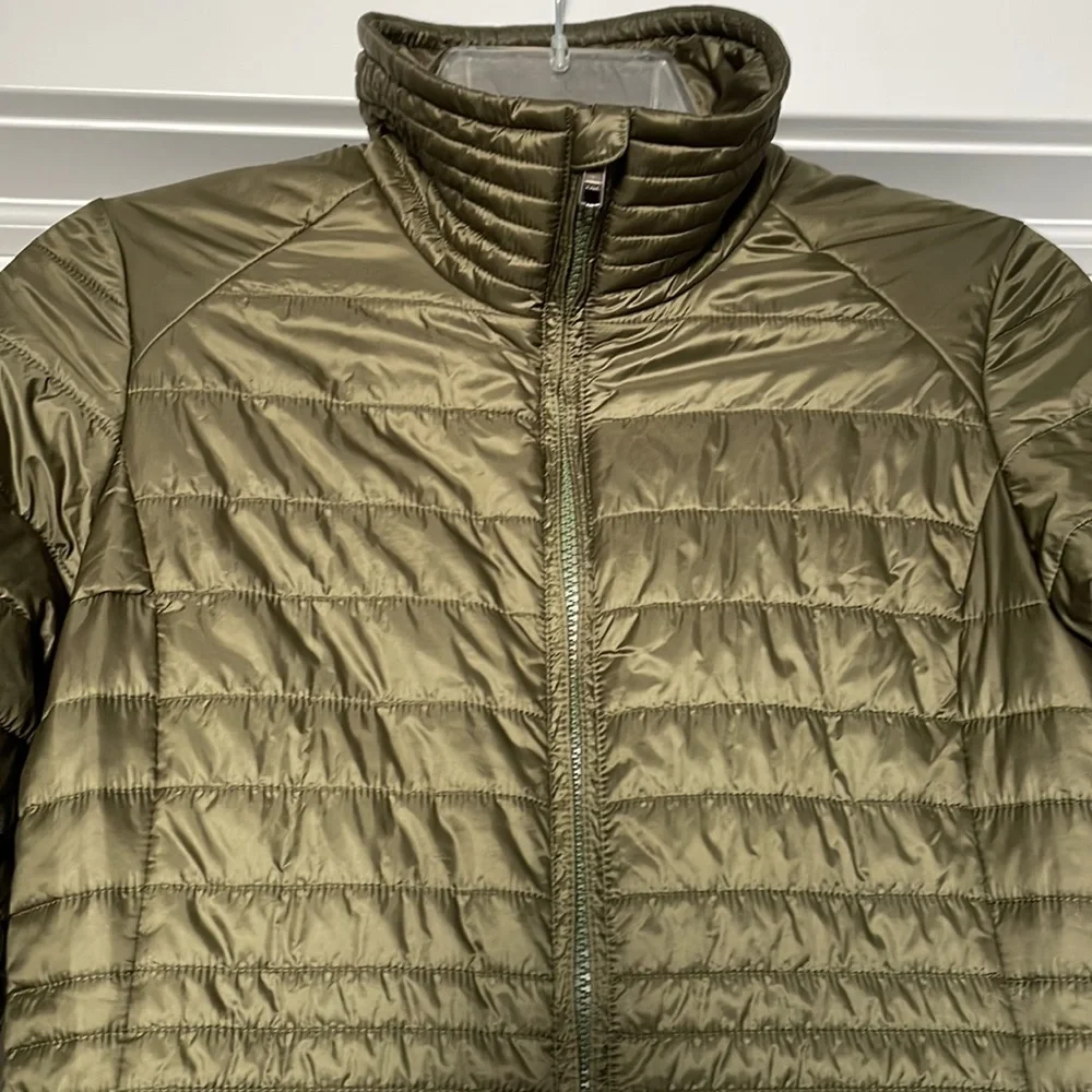 Patagonia packable puffer coat - Picture 9 of 11
